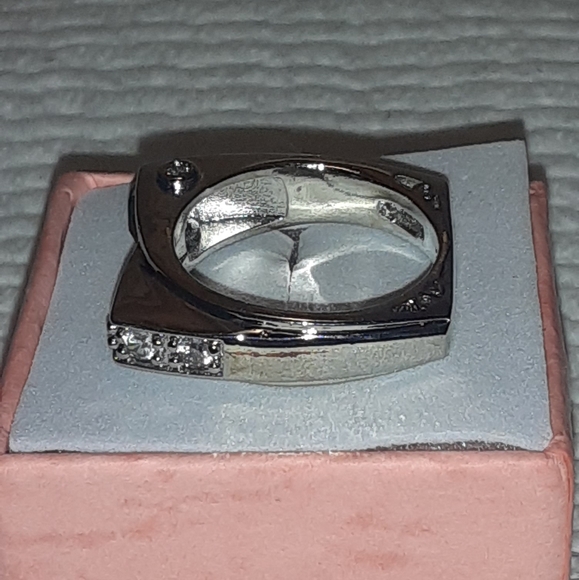 925 Silver Emerald modern ring size 8 - Picture 6 of 7